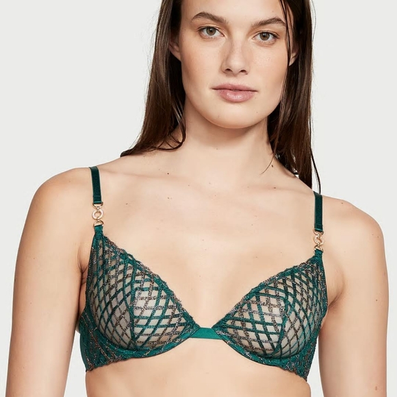 Very Sexy Low Cut Unlined Demi Bra & V-String - Picture 2 of 16